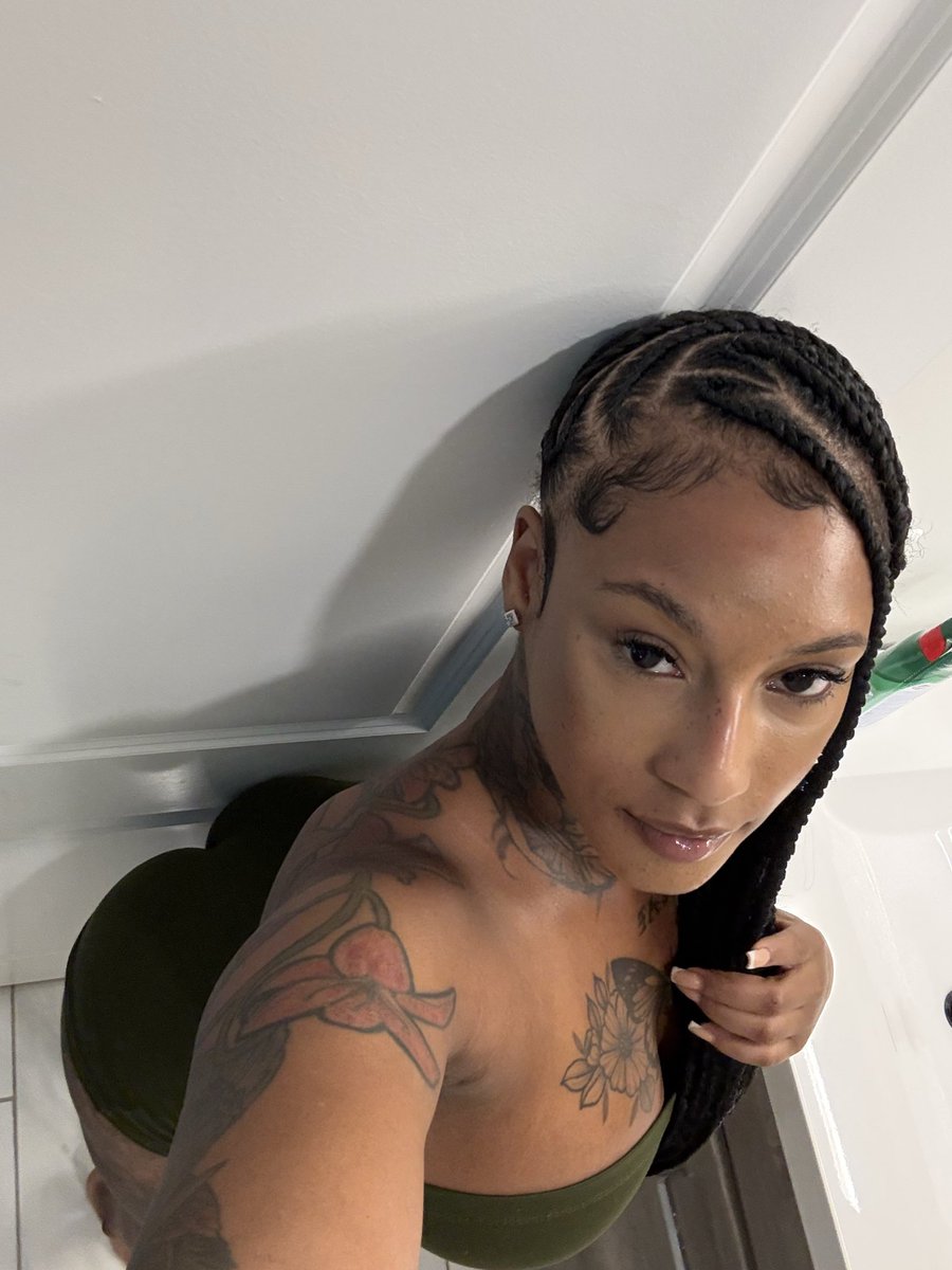 MizzTwerksum's tweet photo. Can I send you pics from my phone ? Last day for 50% off VIP 👀

https://t.co/TZMcBkvX5f https://t.co/J3AAGKUpKl