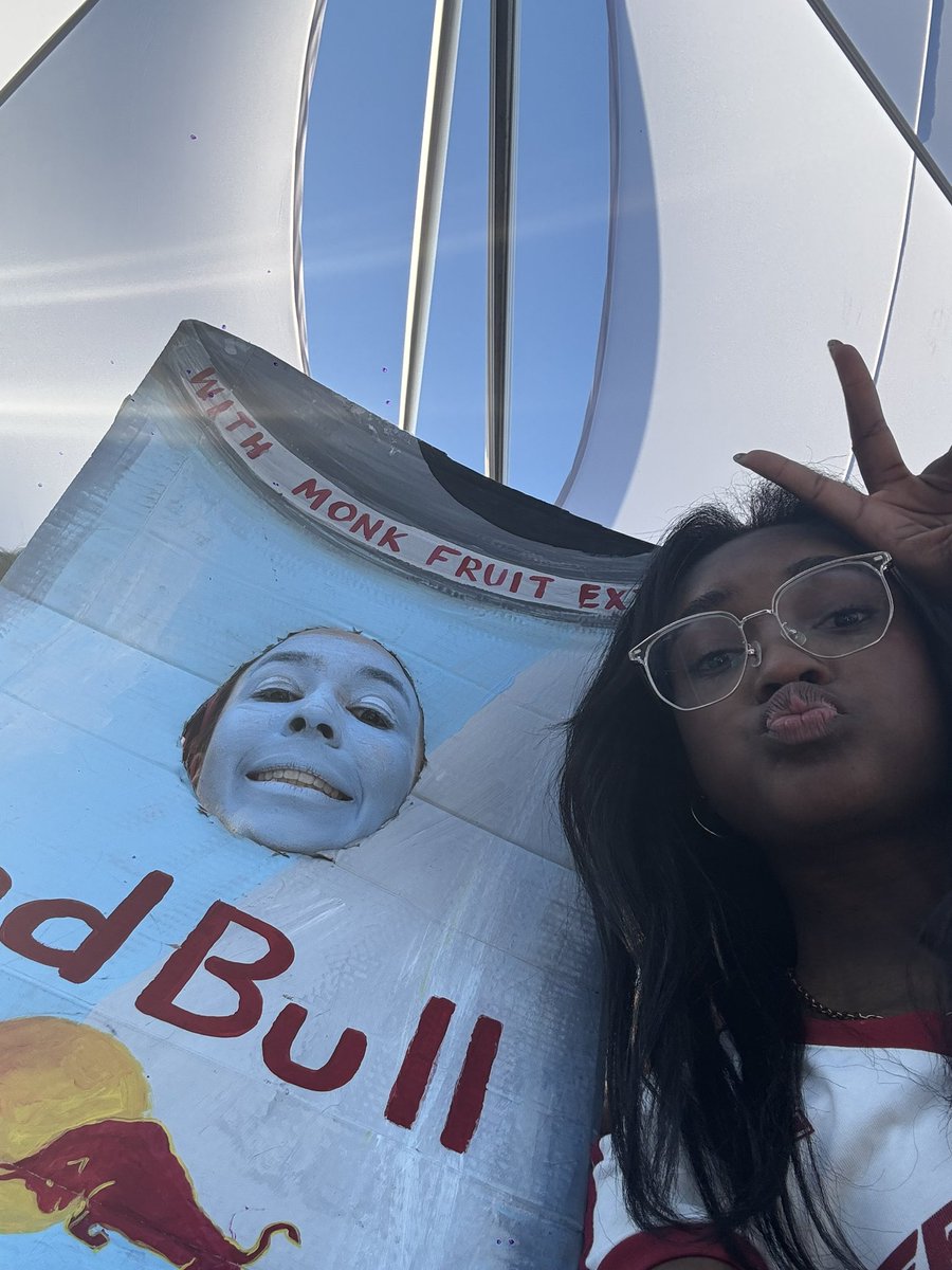 reckedem's tweet photo. At the Streamer Games 😛😼🤓 https://t.co/0jRvvsk4AG