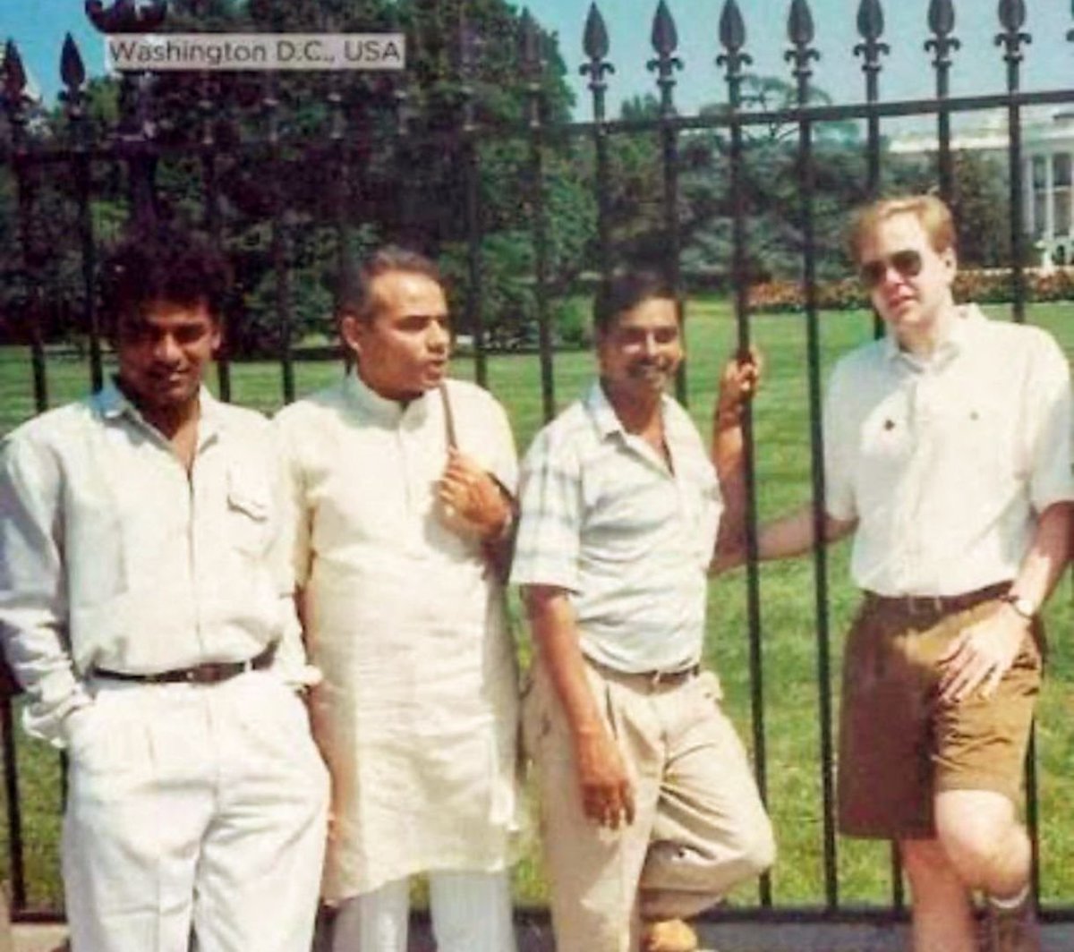 Oyemisty's tweet photo. Mr. Modi had already visited America 3 three times in 1993

At that time, Mr. Modi was neither a leader, nor a minister, nor the Prime Minister.

In 1993, by selling tea, India's tea sellers earned so much money that they sent their children to America for a trip,,

Who was the one who might have provided the funding, because his mother used to wash utensils from house to house.

"Can tea sellers in India go to America today ?