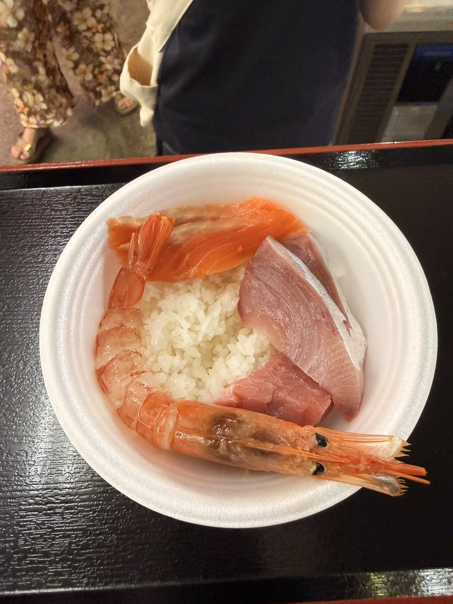 Tamaty_Creator's tweet photo. チケット4枚だけ使って残りのチケットを無くした男の可哀想なのっけ丼 https://t.co/aQAibRBUQZ