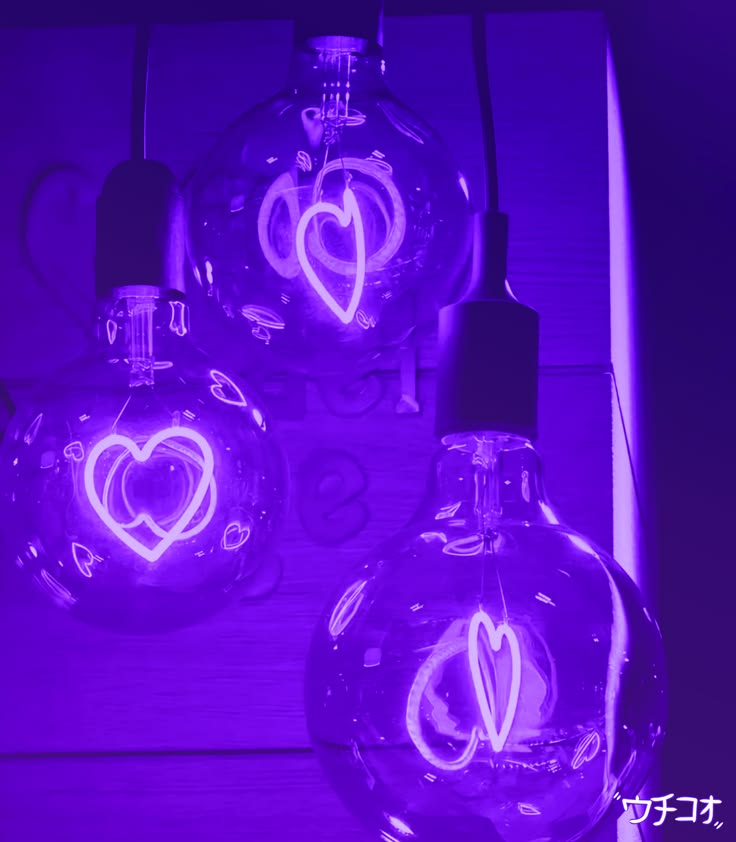 UMANOTFOUND404's tweet photo. ...im learning i really like blacklight aesthetics these days still https://t.co/ie1Kgqe5cX