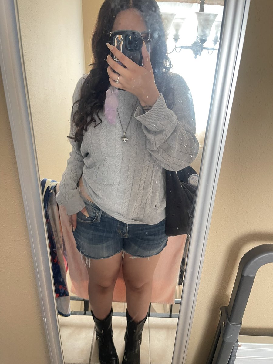 FruitFlyMe's tweet photo. Damn I’m tall asf https://t.co/AWunvzfB8E