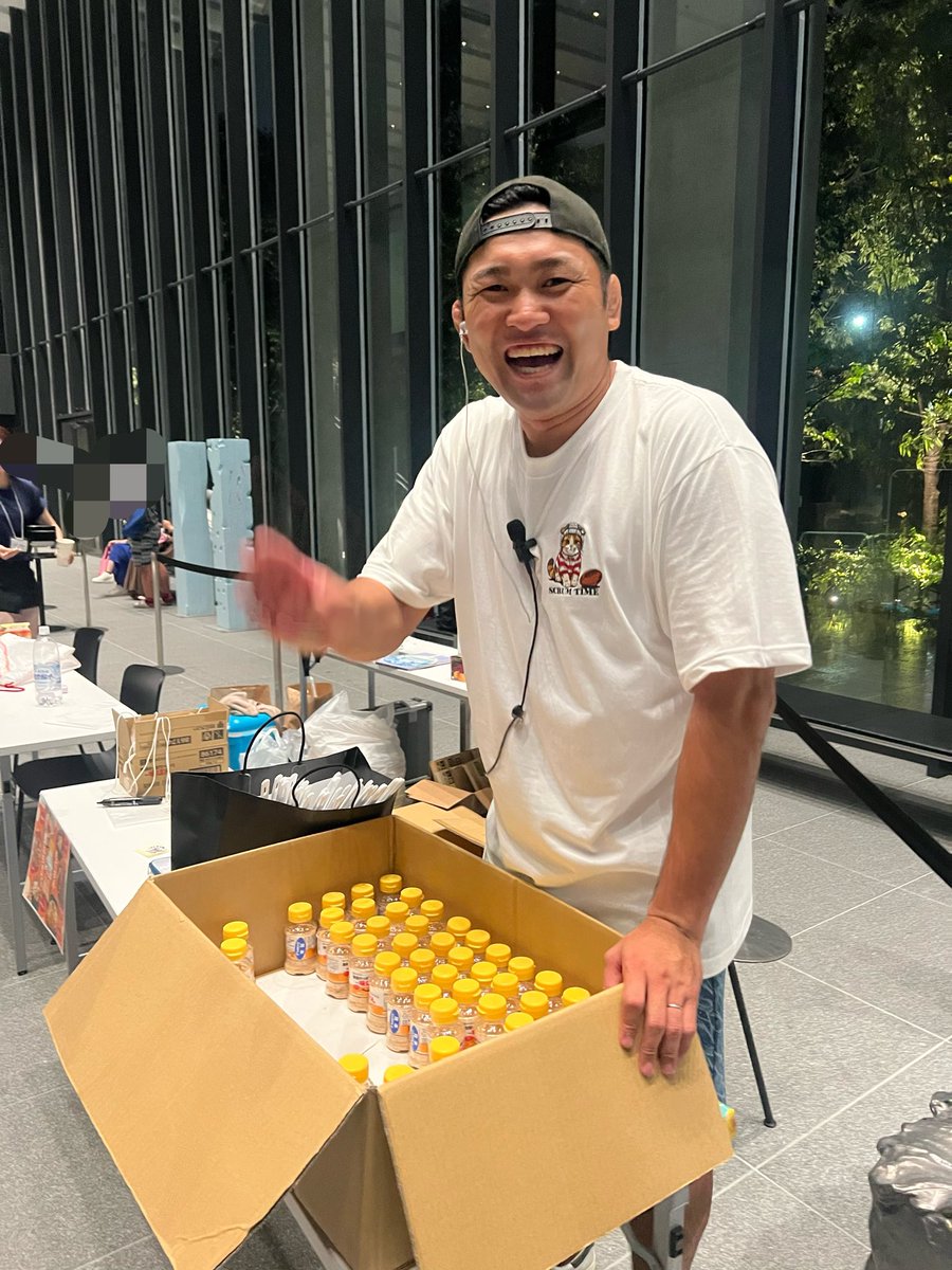 ririringo11's tweet photo. 昨日のMVPは飯野さん🫶
朝から晩まで走り回って、色んなところで色んな対応をしてくださってて。閉会後の出口でこの笑顔！楽��かった〜の思い出に素敵な笑顔のお土産もくださった✨
ありがとうございました！ https://t.co/W5pVTvUvqU