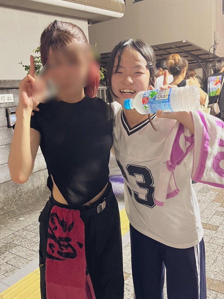 a_forxx78's tweet photo. 2026.08.01

あいりが楽しそうなのが
ほんと嬉しい^ ̳ᴗ  ̫ ᴗ ̳^！！！

去年はわたしも一緒に踊ったのに
今年は熱中症気味続きで
隅でちょこちょこ軽く踊ってた程度だったから来年は体調も万全にして参戦したい！
1年後だけど、もうわくわくだよ(   ˙³˙  )

大感謝🙏✨
#徳田大サーカス https://t.co/YPz2fRVg2j