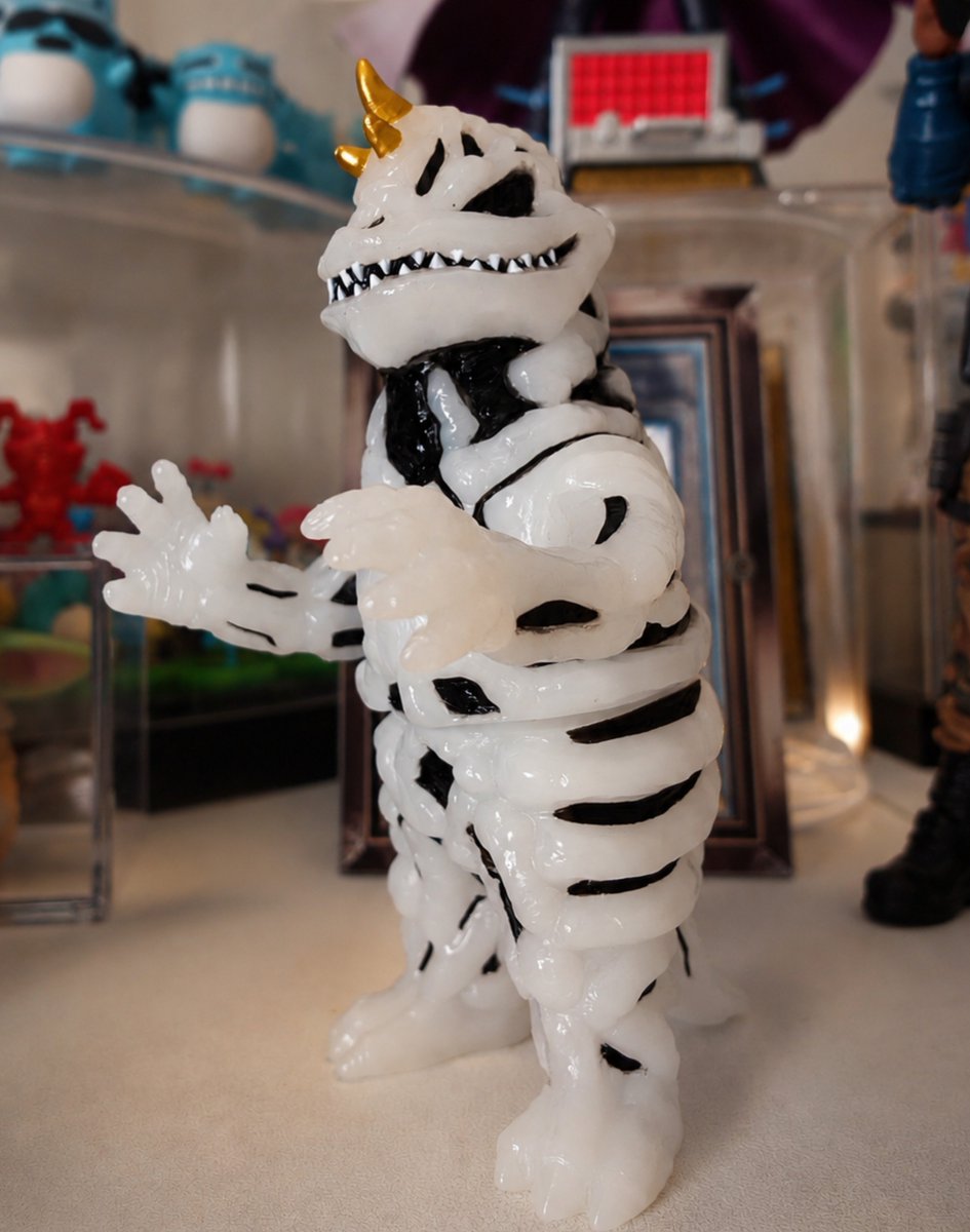 ubowtoyhobby's tweet photo. MAXTOYさんのシーボーズ！
シンプルな白クリアかと思いきや青蓄光、元の骨デザインも相まって素敵✨️

#MAXTOY https://t.co/4HMEkbMMxV