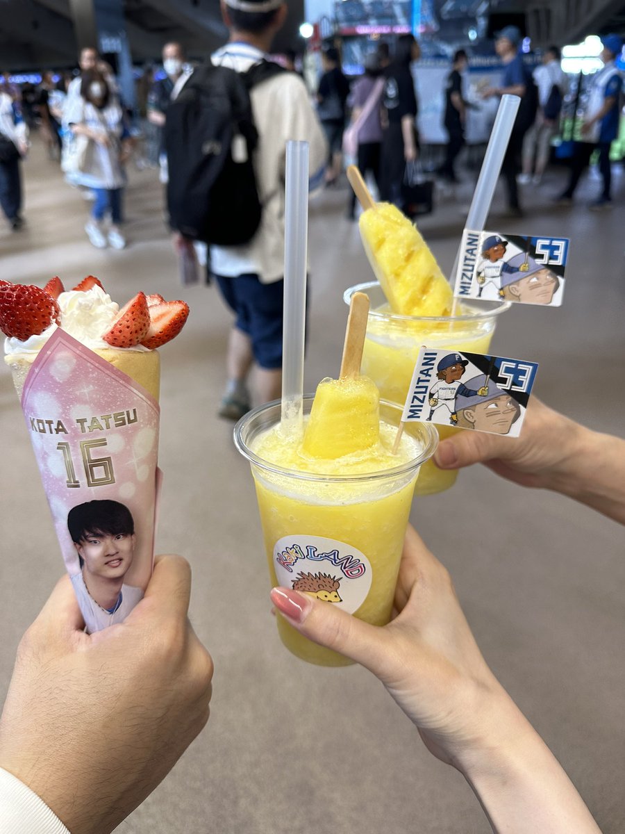 sapporo_keibi's tweet photo. おはようございます☀️
初めまして！
今まで担当していたＡさんと共に #新千歳空港 や会社の魅力を伝えていく中の人Bです🙇‍♀️
早速ですが先日、福利厚生でエスコンのチケットをいただきファイターズを見てきました！
 #企業公式つぶやき部
 #企業公式さんと繋がりたい
 #企業公式相互フォロー
 #エスコン https://t.co/0JZWlci0tu