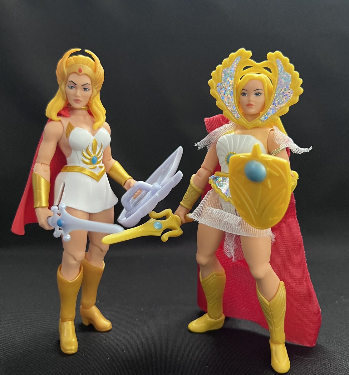 asovnovic's tweet photo. #motu
#princessofpower
#shera
純粋に玩具版も味があって良いな。
ところでヒーマンキャラの名前を日本語的に変えると
HE-MAN → カレーシ
SHE-RA → カノージョ
SKELTOR → ガイコッツ
みたいなもんで、ドクロベエとかドロンジョとかボヤッキーとかヤッターマンに近く、ダサくて愛らしい。 https://t.co/LcCkJ8KMDs