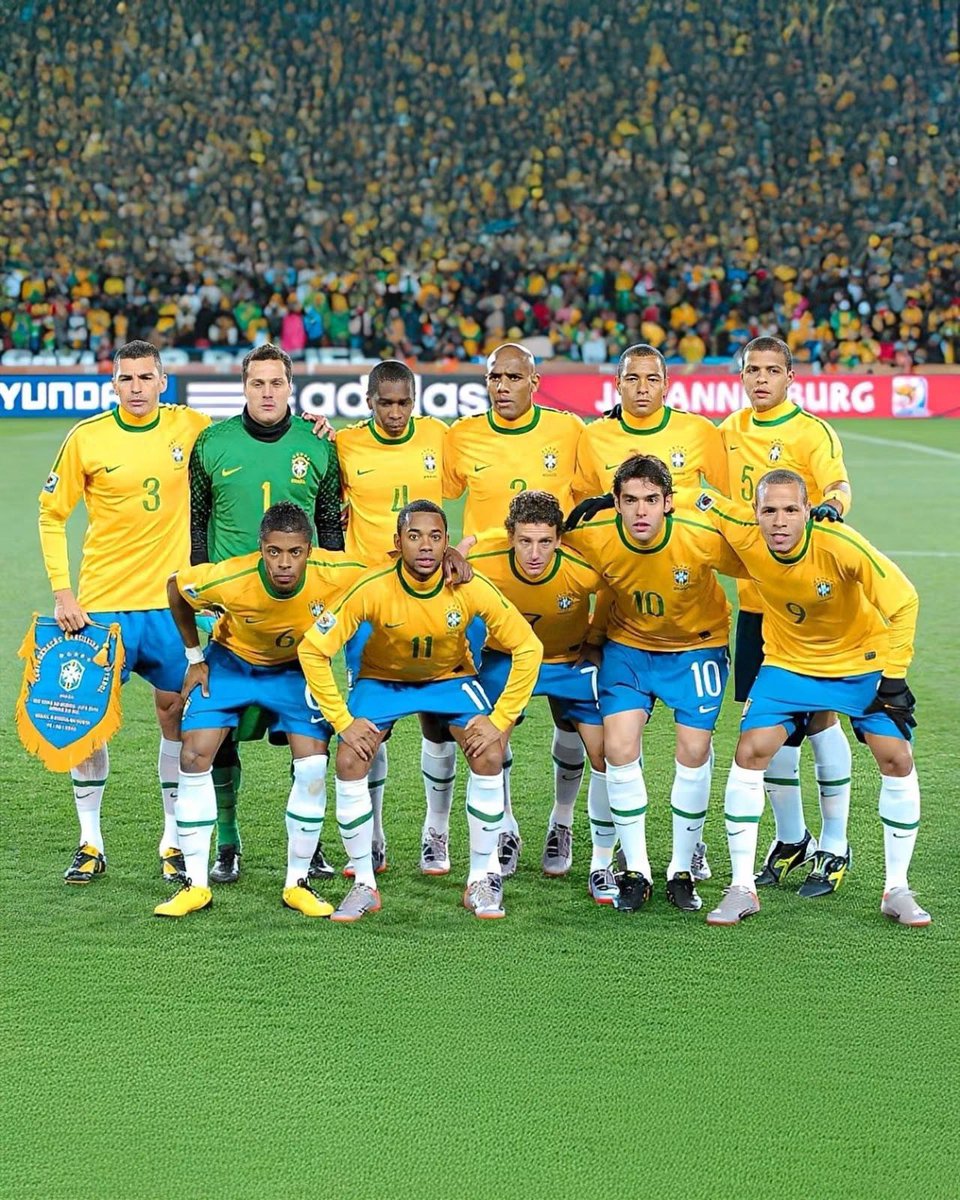 MotivacionesF's tweet photo. Solo un verdadero fanático del fútbol podrá reconocer a los 11 jugadores de Brasil 🧠🇧🇷 https://t.co/J8txFdgi2S