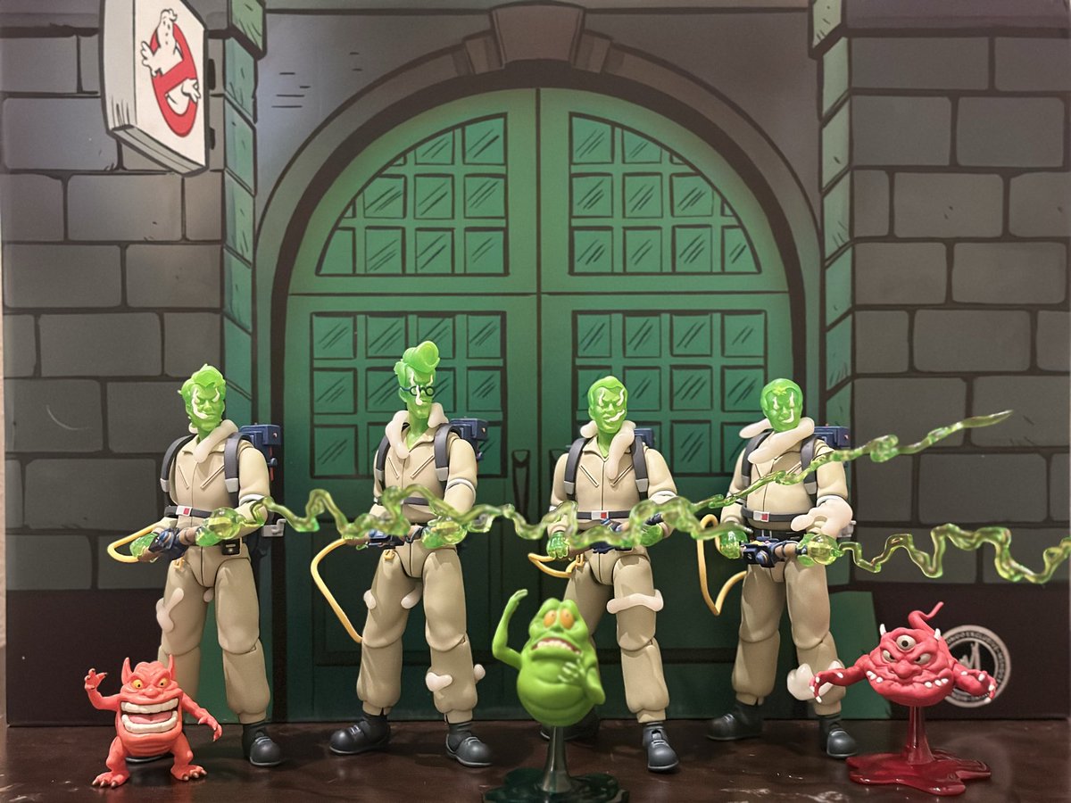 airborne8890's tweet photo. The Real Ghostbusters - Citizen Ghost 1/12 Scale Figures Set from @mondonews are phenomenal!
⚡️🚫👻 

Job well done Mondo!🤘

#mondo #ghostbustersfans #therealghostbusters #ghostbusters #sdcc @ghostbusters @comicconmalaga https://t.co/4PEMJ9i6M3