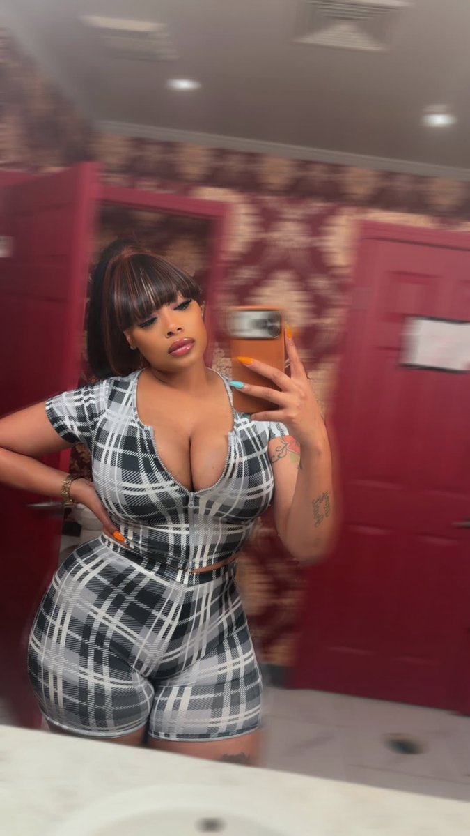 MoNi_D_biGgEsT's tweet photo. RT if you luv my content ❤️ https://t.co/t83434Rmq2