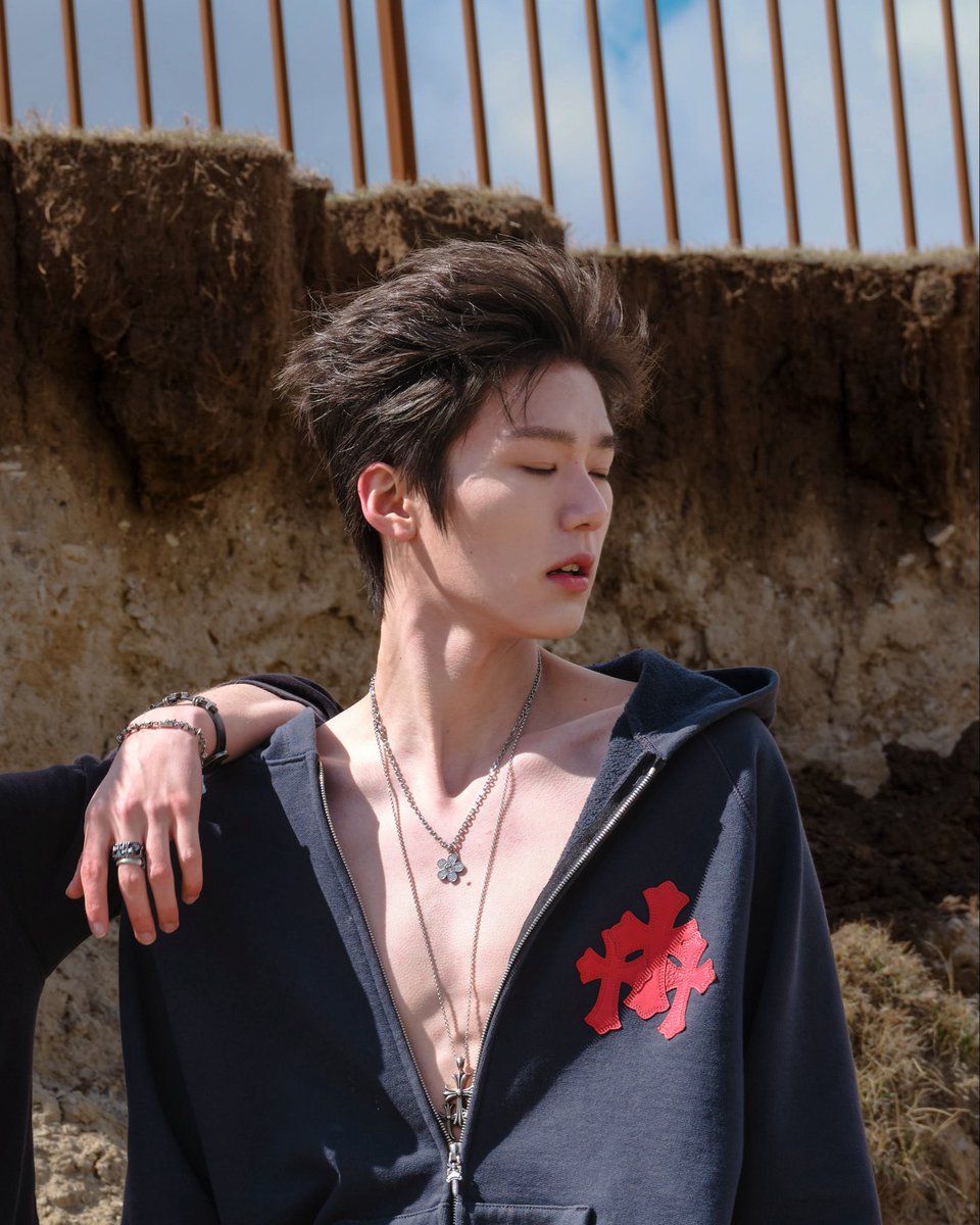 wayfboys's tweet photo. they ask me where i’m from

#wayfboys #wayfboysdo https://t.co/TbpWEpFdcl