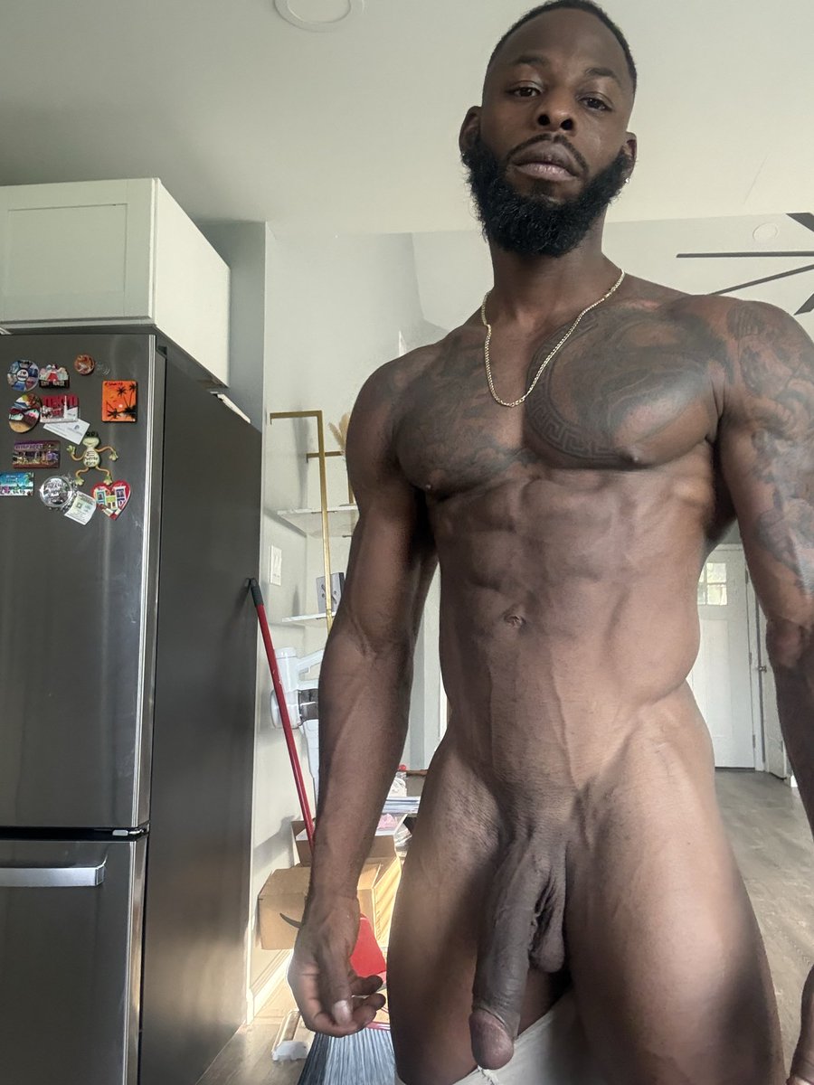 IamBlazeKing's tweet photo. Eyes up here https://t.co/Mblslqz5ad