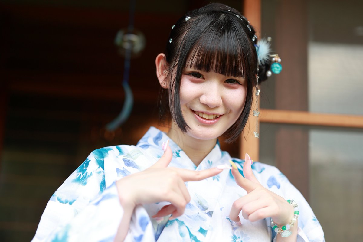 zuka2002's tweet photo. 2026.8.1
ゼロキョリハーツpre.
『古民家浴衣撮影会』

#ゼロキョリハーツ
#白桜みゆ その4
#花より白桜

赤い和傘を物欲しそうな目で見つめているおみゆさん https://t.co/KXK7SirRAL
