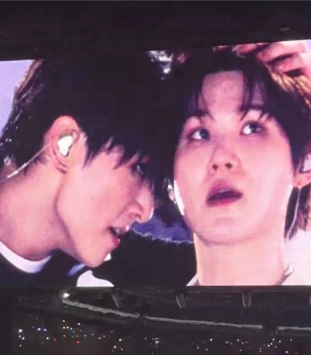 yooniskoo's tweet photo. making out on stage would’ve affected me less. https://t.co/GoVzx8z3EU