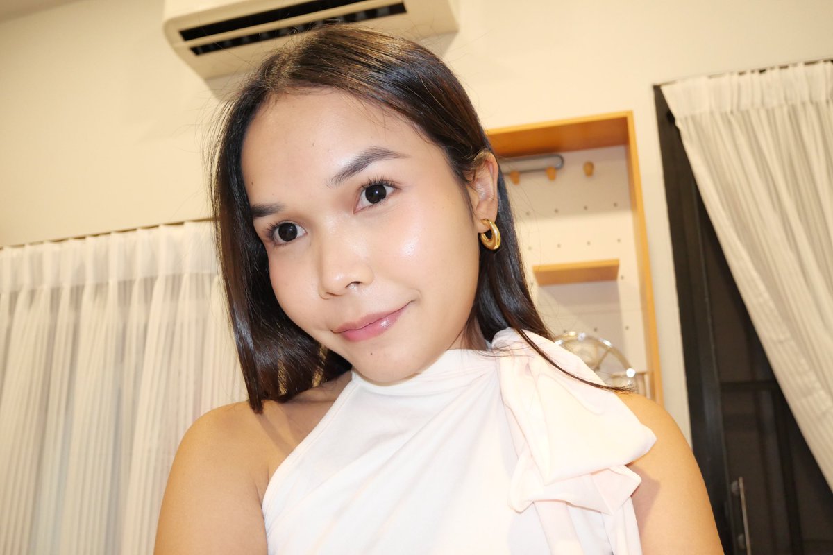 b86329's tweet photo. @kmatchmnn เราขอ #ป้ายยา เสื้อผูกคอ 💛🩵 มีทั้งสีเหลืองอ่อนกับสีฟ้า มีแนบรูปสินค้าจริงที่เราใส่เองค่ะ แต่เราผูกเป็นโบว์ ใส่กับกระโปรง polkadot ให้ลุคประมาณ old money ค่ะ สีอื่นก็มีนะคะใครสนใจลองกดไปดูได้ค่า 
พิกัด: https://t.co/A5GcWWVU5I 

#เสื้อผ้า #shopeeaffiliate https://t.co/JvtgUPdEVX
