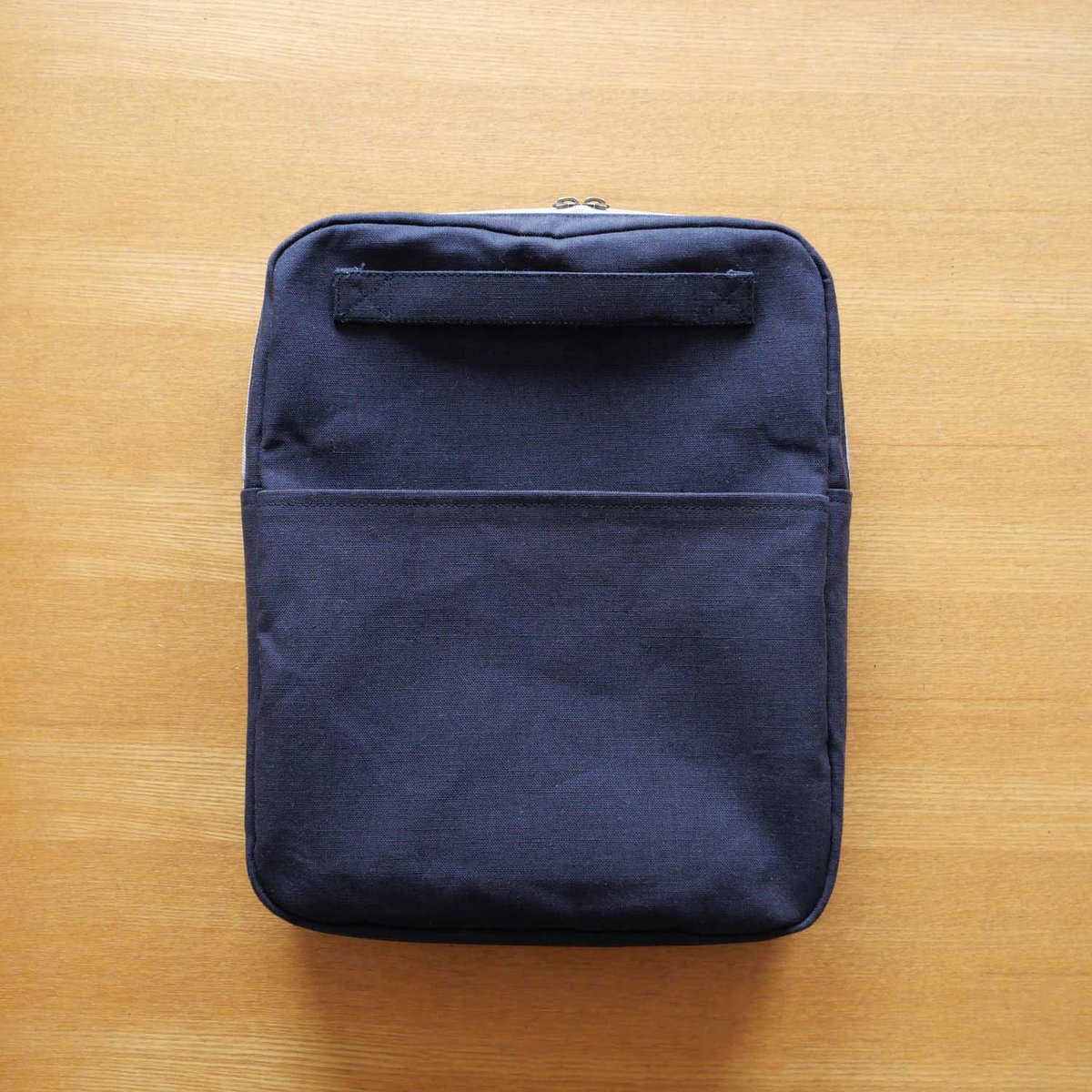 arrirri's tweet photo. 『縦型収納ポーチ』の型紙と作り方をWEBショップでの販売を始めました。
PDFファイルでのダウンロード販売です。
作り方の手順はイラストで説明しています。

SHOPの商品説明、mini-pocheのブログにもどんなポーチなのかの記載しています。
よろしければご覧ください。 https://t.co/c2JcX1aHHG