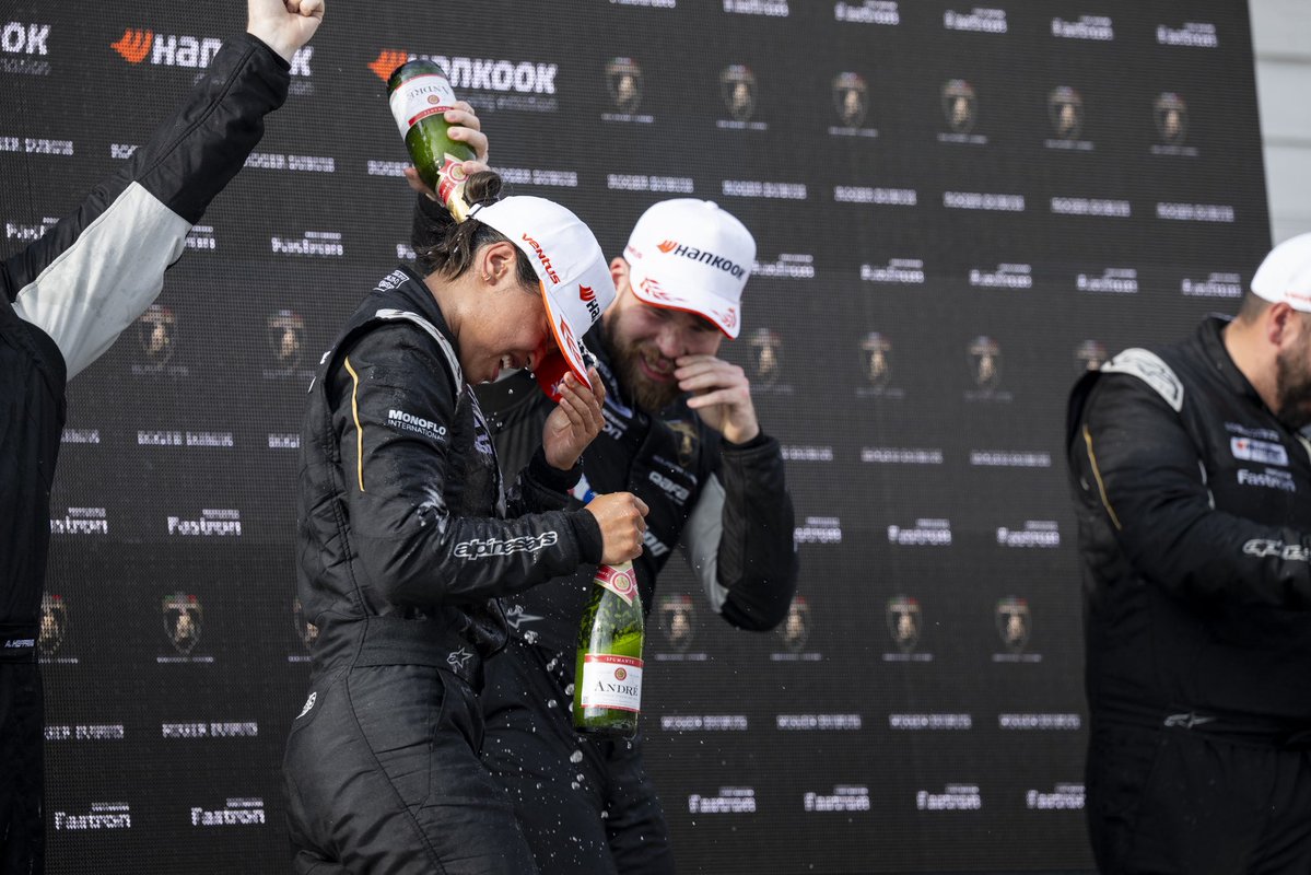 ChloeCRacing's tweet photo. A #Chlowin to finish off the weekend here at Road America 🥇

We are soooo back y’all 😛😛 https://t.co/QjsOHFyBLD