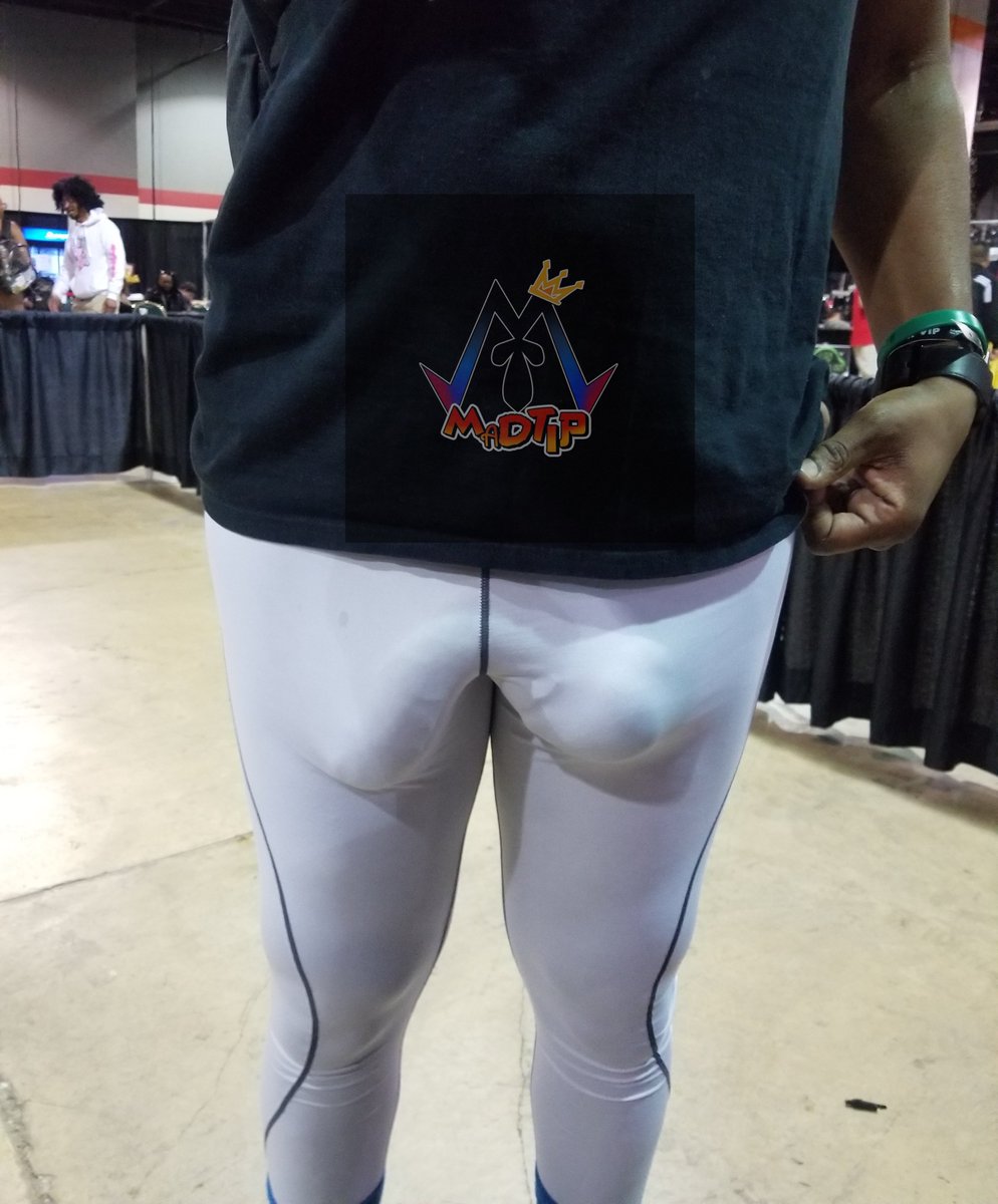 The_Madtip's tweet photo. Dont you wish you could touch https://t.co/P9ofRT9rcF