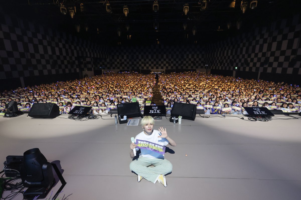 SJofficial's tweet photo. 2026 RYEOWOOK’S AGIT CONCERT : DIVE TO BLUE in #TAIPEI 🌊

#슈퍼주니어 #SUPERJUNIOR
#려욱 #RYEOWOOK 
#AGIT_CONCERT #DIVE_TO_BLUE https://t.co/rDZWzkxWWe