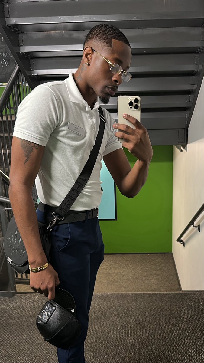 dvrnex's tweet photo. Fresh off work https://t.co/lwzXILpHTr
