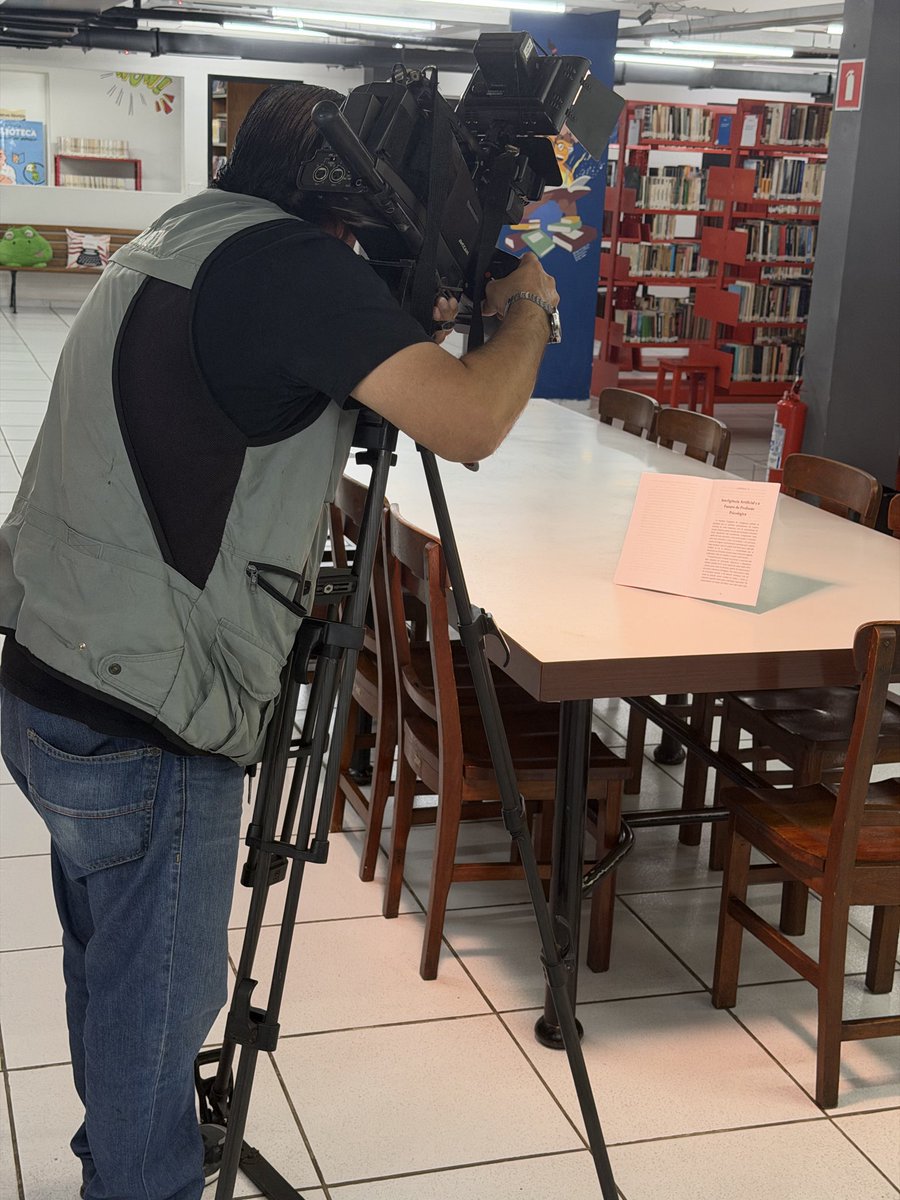 sinesiomelo's tweet photo. Divulgação do livro. “A mente em movimento”. https://t.co/Y2QzoThHcM