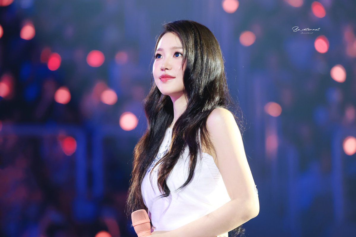 be_internal's tweet photo. 260801 A Day in Red &amp; Velvet

#예리 #YERI 
#RedVelvet #레드벨벳 https://t.co/WdkdKSM3yq