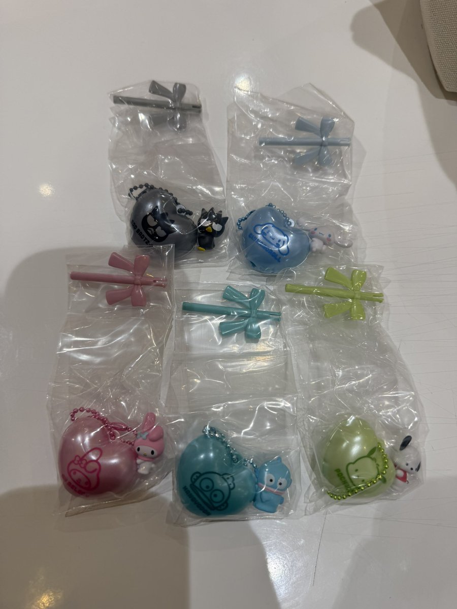 nekotsukun's tweet photo. @s_k45 初めまして！検索より失礼します。シナモロール、ポチャッコどちらも所持しております！キティと交換可能でしょうか？ご検討よろしくお願いします！ https://t.co/AuNnBjQbvL