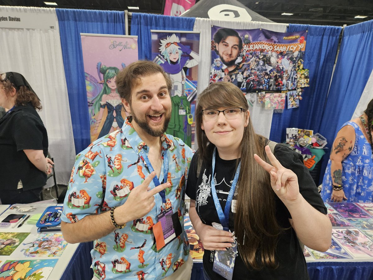 Novaneko197's tweet photo. Got to meet my favorite voice actor/vtuber Alejandro Saab @KaggyFilms at otakon today! https://t.co/HLy8zrrZtf