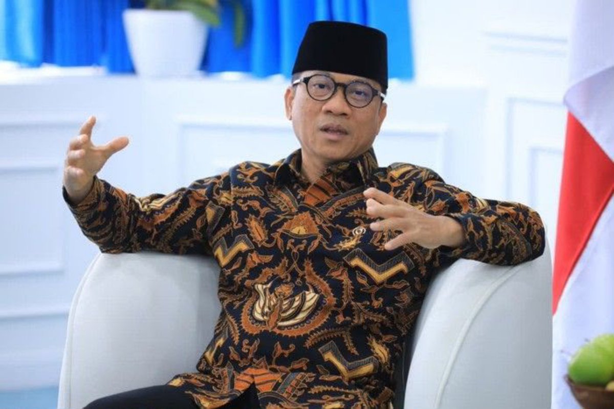 ChristoDati's tweet photo. Menteri Desa PDT, Yandri Susanto menegaskan, video yang beredar di medsos Sangat Menyesatkan, dibuat menggunakan teknologi AI/deepfake. Dan tidak pernah mengatakan, aturan larangan mendirikan kios dan toko 

#KementerianDesaPDT
#BPSDMKementerianDesaPDT
#BangunDesaBangunIndonesia https://t.co/2AbAVdyRx1