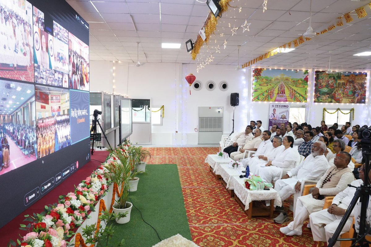 swatantrabjp's tweet photo. आज मा• प्रधानमंत्री श्री @narendramodi जी ने 'नशा मुक्त युवा फॉर विकसित भारत संकल्प अभियान' का वर्चुअल रूप से शुभारंभ किया। 

इस अवसर पर लखनऊ स्थित राजयोग प्रशिक्षण केंद्र, गुलज़ार उपवन में ब्रह्माकुमारीज़ द्वारा आयोजित कार्यक्रम में सम्मिलित होकर मा• प्रधानमंत्री जी का प्रेरणादायक उद्बोधन सुना।