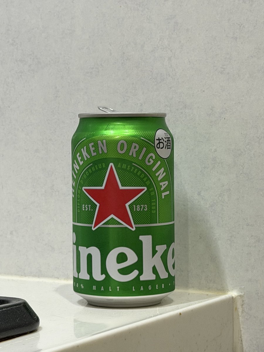 j_k54's tweet photo. 缶ビールグビグビ飲んで「カァーッ！」ってやってる https://t.co/jIJ1VX6Qg5