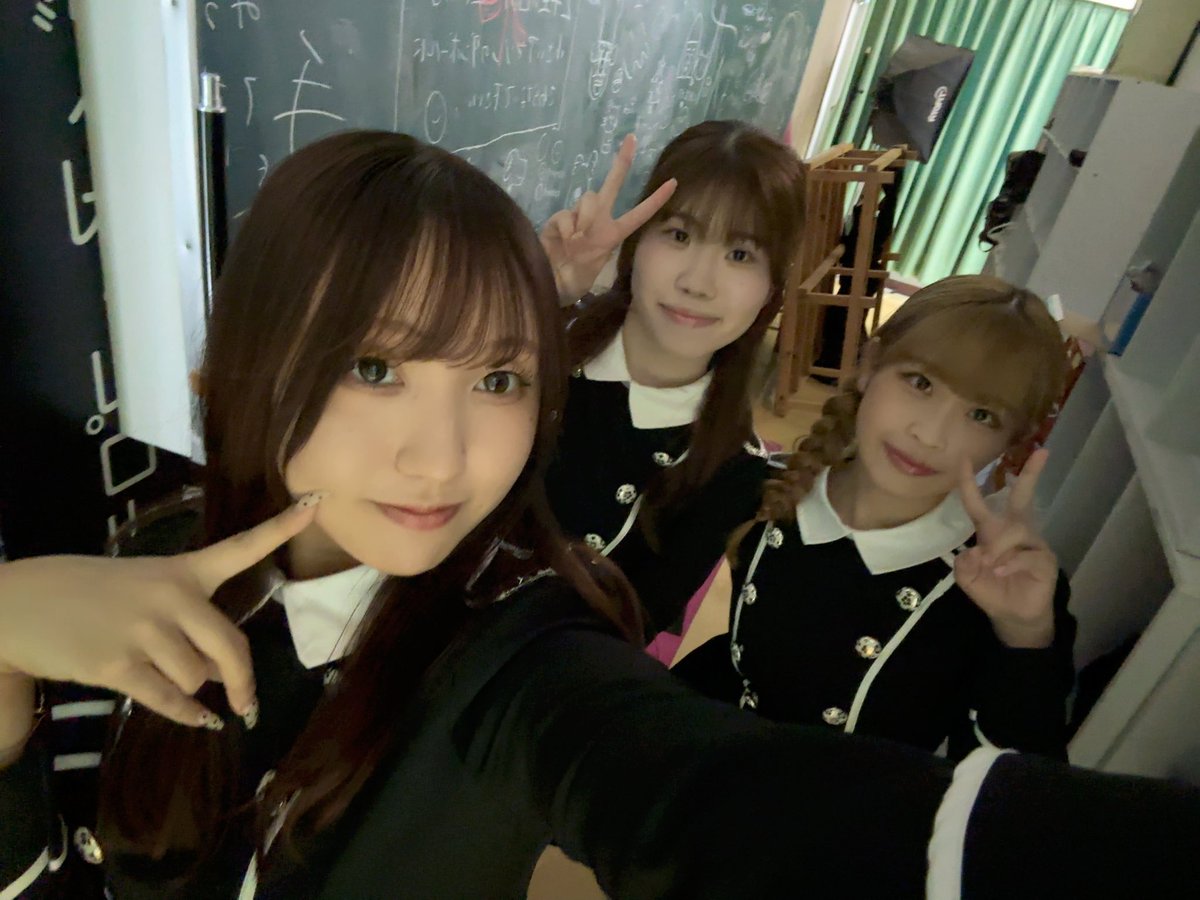 KqNon2's tweet photo. 今日はオープンキャンパス♩( •̀ ̫ -︎︎ )✩
モデルストリートの体験授業でモデルとしてミニショーしたり、ほし組としてパフォーマンスしました💃⭐️
今日来てくれた子達とまた来年会えたらいいな
#福岡 #西短MP学科さくら組 #学生アイドル https://t.co/cjWaLXidpL