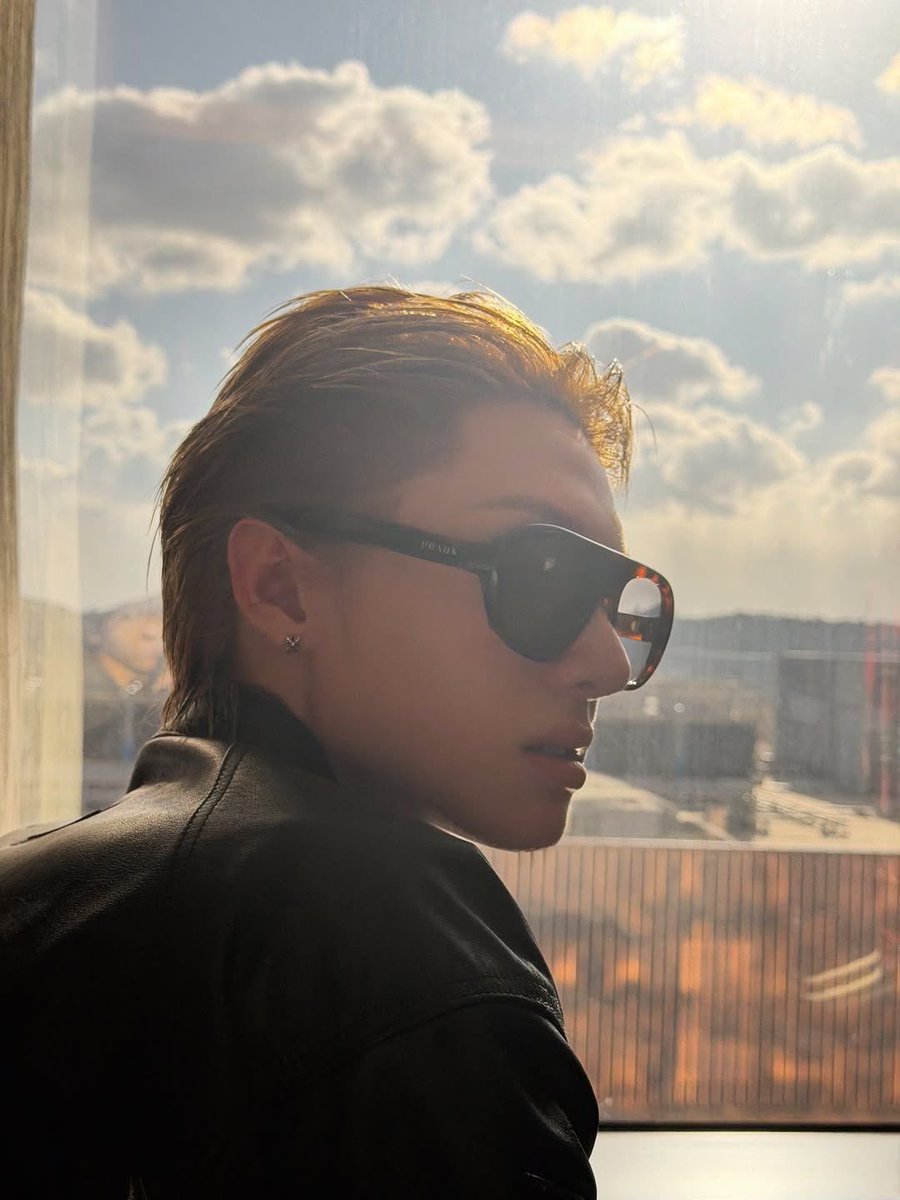 blumartine's tweet photo. i guess martin in sunglasses is my favorite martin https://t.co/MSbcu5ERtl