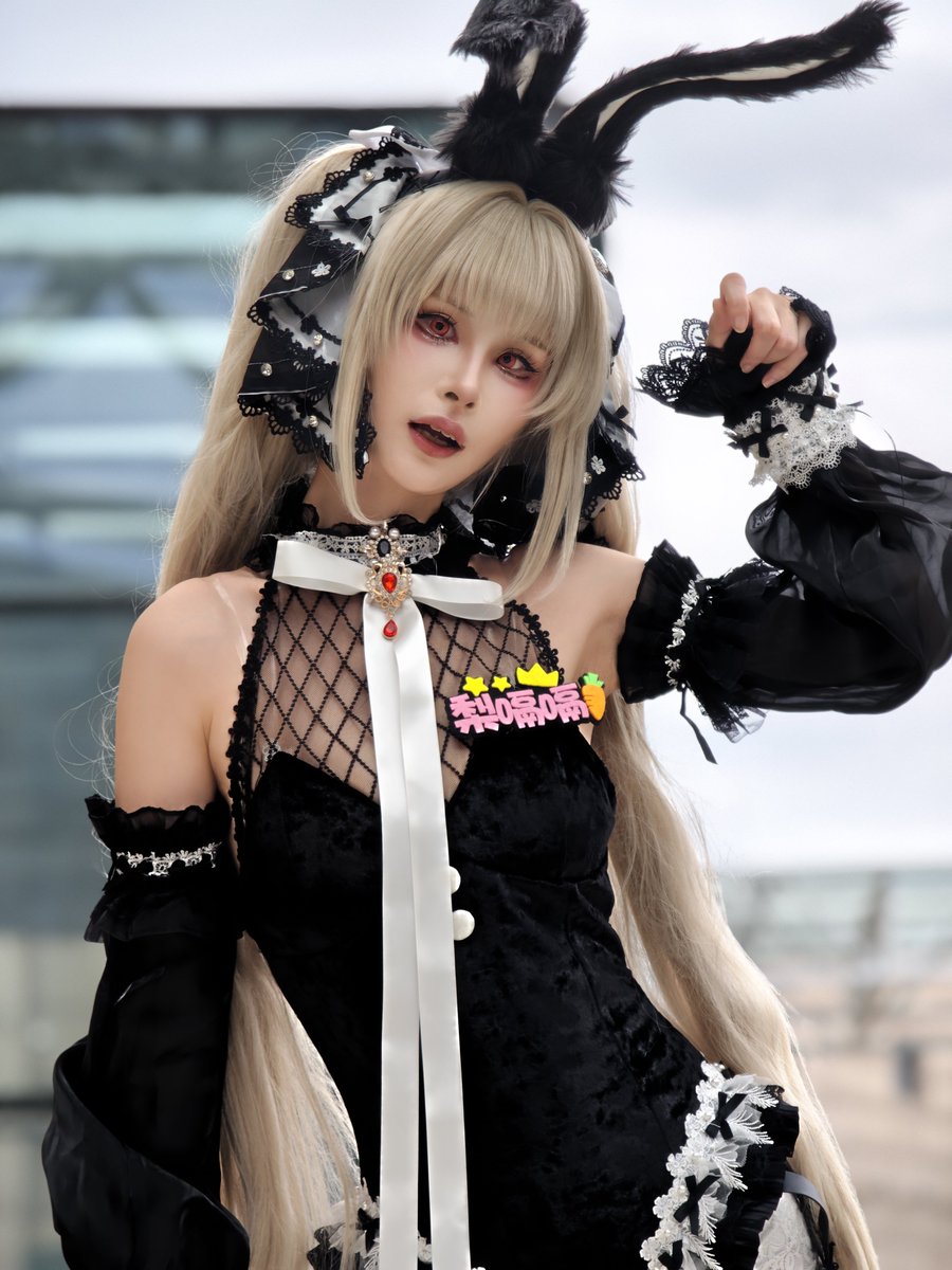 Murphy48508919's tweet photo. 拍到一只可爱的兔子📸
＃碧蓝航线 ＃兔女郎  ＃可畏 ＃COSER https://t.co/r6M57e7r8B