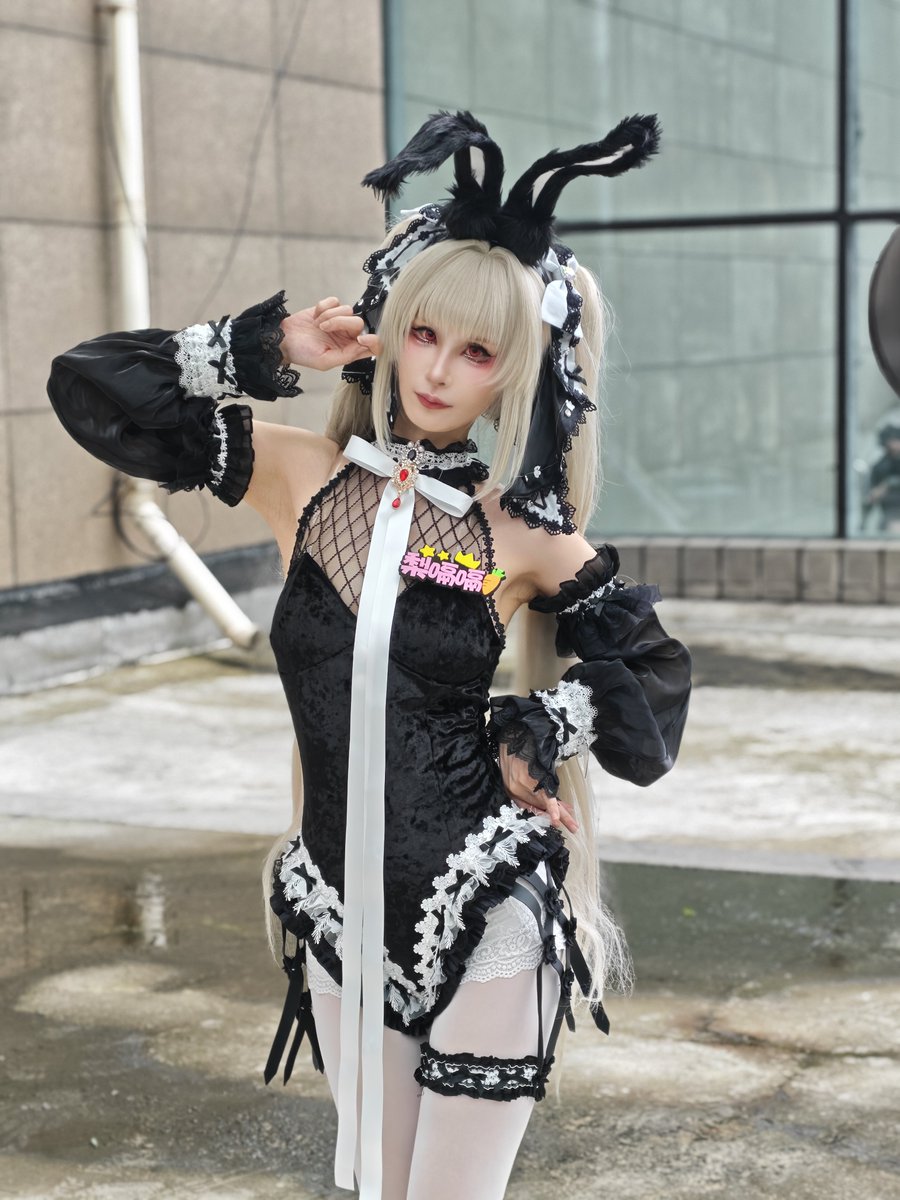 Murphy48508919's tweet photo. 拍到一只可爱的兔子📸
＃碧蓝航线 ＃兔女郎  ＃可畏 ＃COSER https://t.co/r6M57e7r8B