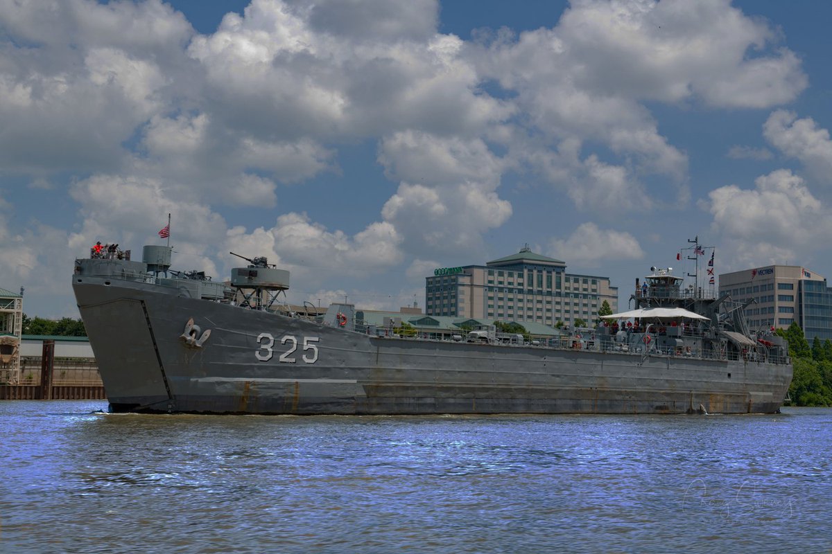 FlMichele69's tweet photo. @bb55guns @bulkeley_john @USNavy @VoicesfromNam @HiddenHistoryYT @USN_Submariner @EchoesofWarYT @AlanBry14743664 @prepbassetport @jmedeiros71 @RobertPorch11 @r116440 #USSLST325 at Home ๐บ๐ธ
๐ท LST Memorial https://t.co/Gn17EW8wP4