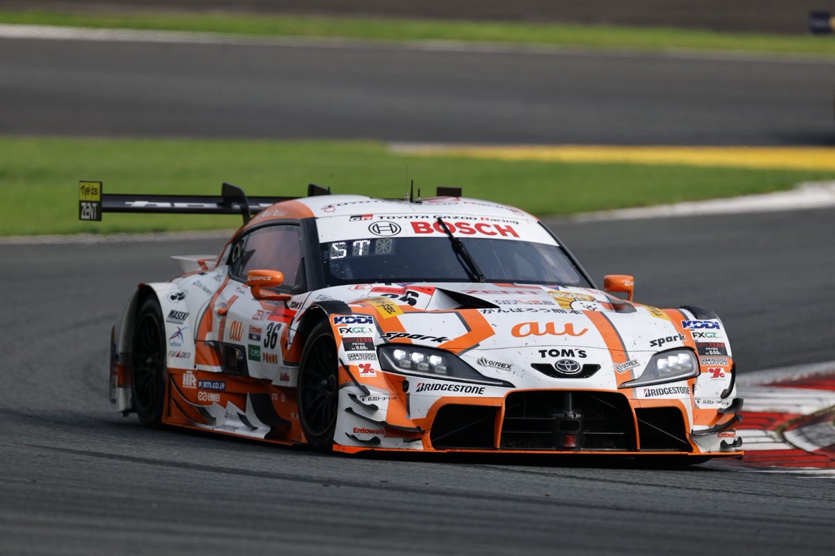 TOYOTA_GR's tweet photo. SUPER GT
Rd.4 富士スピードウェイ【決勝速報】🚗✨

#GRスープラがGT500で3位🥉 ＆ GT300で優勝🏆

✅GT500クラス
🥉 #37 Deloitte TOM'S GR Supra(笹原右京／ジュリアーノ・アレジ)が6番手から鋭い走りでオーバーテイクを重ね、レース中盤までに2番手まで浮上。終盤に惜しくも3位に下がってしまったものの今季初表彰台の3位フィニッシュ✨

4️⃣ #36 au TOM’S GR Supra(坪井翔／山下健太)
6️⃣ #38 KeePer CERUMO GR Supra(大湯都史樹／小林利徠斗)
7️⃣ #14 ENEOS X PRIME GR Supra(福住仁嶺／大嶋和也)
8️⃣ #39 DENSO KOBELCO SARD GR Supra(関口雄飛／サッシャ・フェネストラズ)
🔟 #19 WedsSport BANDOH GR Supra(国本雄資／阪口晴南)
全6台が入賞。

✅GT300クラス
🏆 #52 Green Brave GR Supra GT(吉田広樹／野中誠太)が6番手からタイヤ交換戦略でトップ浮上。後続との激しいトップ争いを制して今季初優勝🍾✨

7️⃣ #2 HYPER WATER INGING GR86 GT(堤優威／卜部和久)
[11] #60 Syntium LMcorsa LC500 GT(吉本大樹／河野駿佑)
[14] #31 apr LC500h GT(小高一斗／小山美姫)
[15] #96 K-tunes RC F GT3(新田守男／高木真一)
までが入賞。

熱い応援をありがとうございました!!!

#SUPERGT