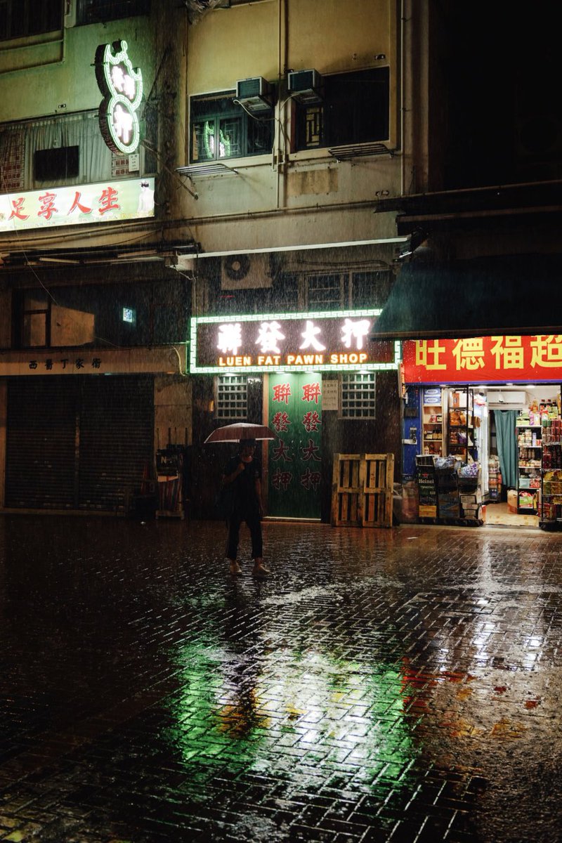 dickiesuzuki's tweet photo. #streetphotography #hongkong https://t.co/DSwN88BECm
