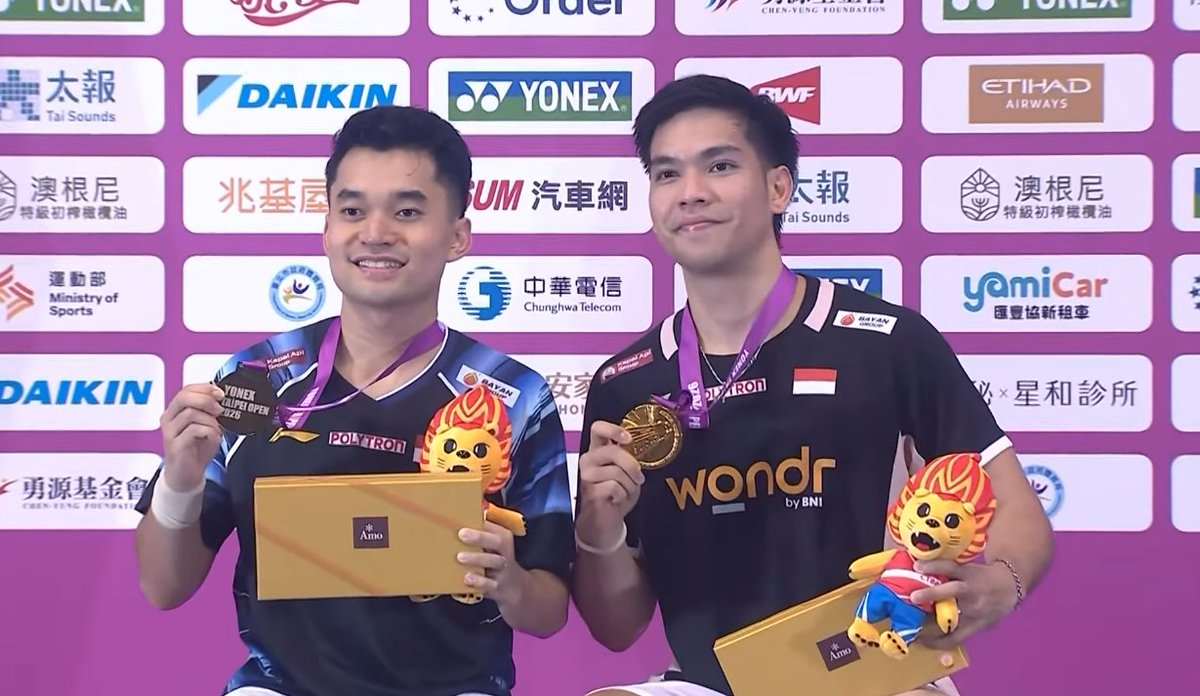 BadmintonTalk's tweet photo. #TaipeiOpen2026 - Men's Doubles

🥇Leo Rolly Carnando/Daniel Marthin (INA)
🥈Aaron Chia/Aaron Tai (MAS)

Congratulations to both pairs! https://t.co/7ZYxVSZ4U9