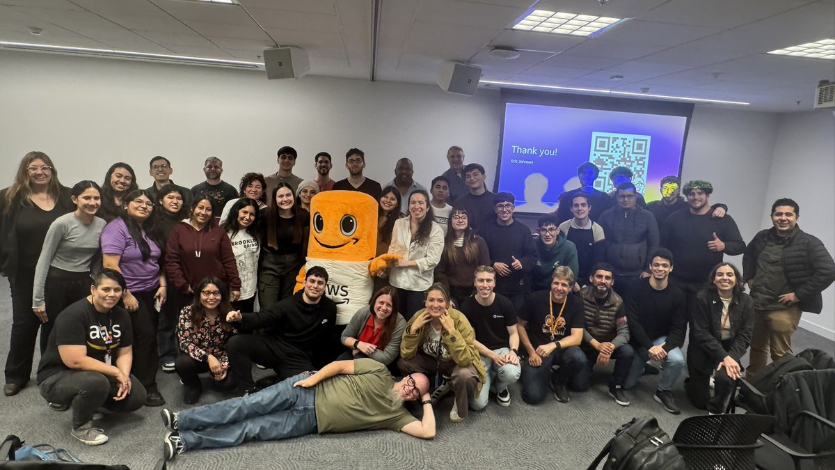 edjgeek's tweet photo. Gracias Buenos Aires! You were amazing! #DevDaysLatam https://t.co/q4aAzzIgLB