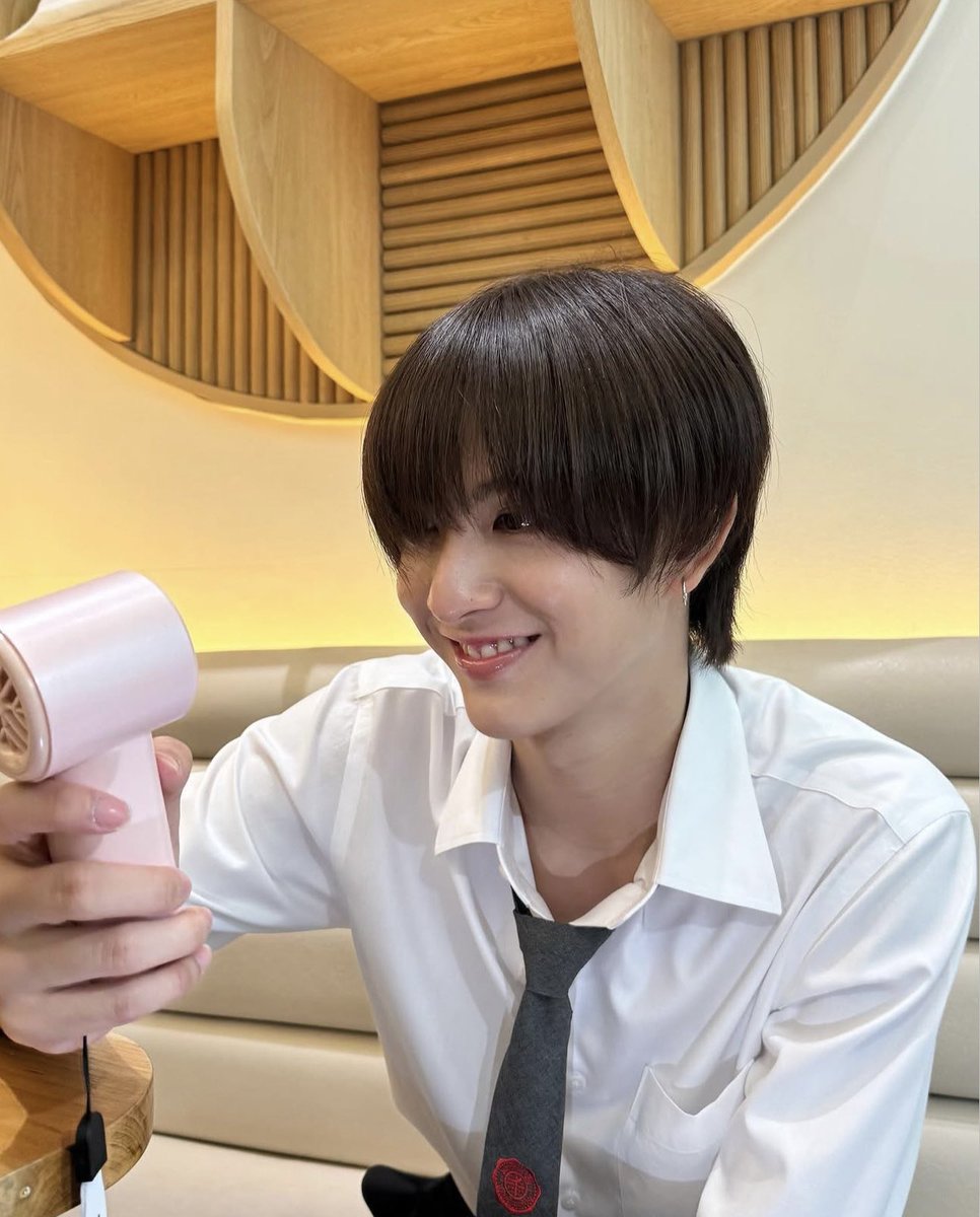 bibbodi's tweet photo. ปี 1                                                      ปี 3

โตขึ้นเยอะมากเลยหนิิิิ🥺 https://t.co/ibJgzW3ExB