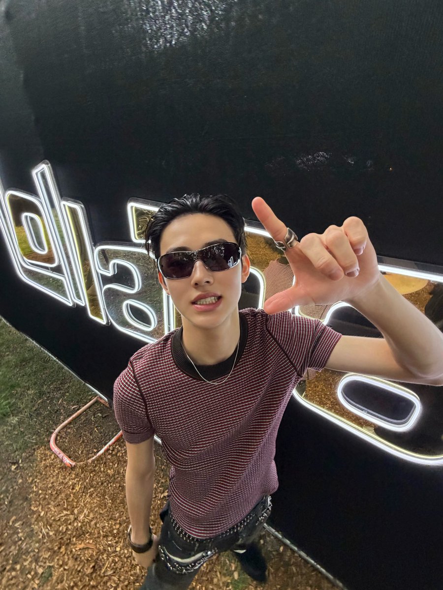 tachiimR's tweet photo. ลุคนี้พี่ให้นะ อภินิหารเมกามันเปลี่ยนคนได้จริงๆ อยู่เกาหลีเป็นน้องออม อยู่เมกาเป็นพี่ชอน 😔 https://t.co/YSKQVXcrJs