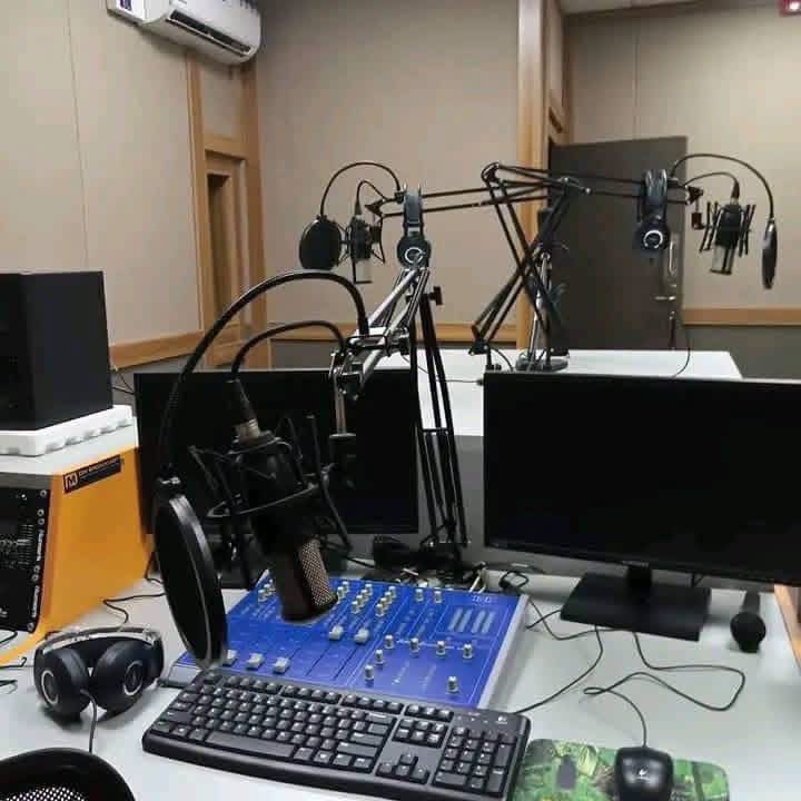 DJStewartPundit's tweet photo. ON AIR: #SundayReplay roll call ✨✨ Start your bight right by tuning into the #number one  #SundayRequestShow, hosted by @djstewartpundit💃🎼🔥

@PomoterAlpha, is coming for an intensive dissect and we are talking about on key issues in the art industry
https://t.co/sH9qwaS1Zu https://t.co/q992SzgWdo