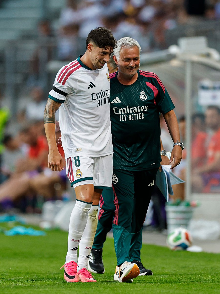 realmadrid's tweet photo. 🤍💚 https://t.co/RRpDTzTXrn