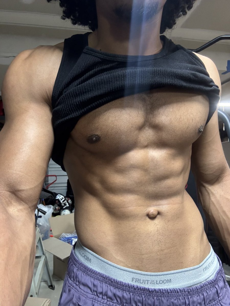 tttheitaliannn2's tweet photo. rt if you find me attractive https://t.co/R5I6s922jg https://t.co/waOMQbxyVB