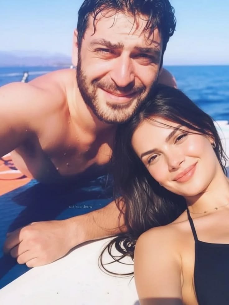 dinolifera's tweet photo. gunaydinn ozsin tatildeymis niye haber vermiyosunuz 😭 https://t.co/qvw9b9gi57