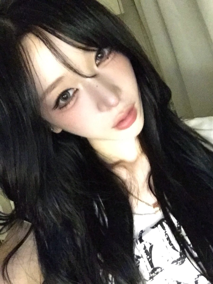 0n1yforuna's tweet photo. 260802 #하루나 개인 인스타 https://t.co/nqHJqyJZVb