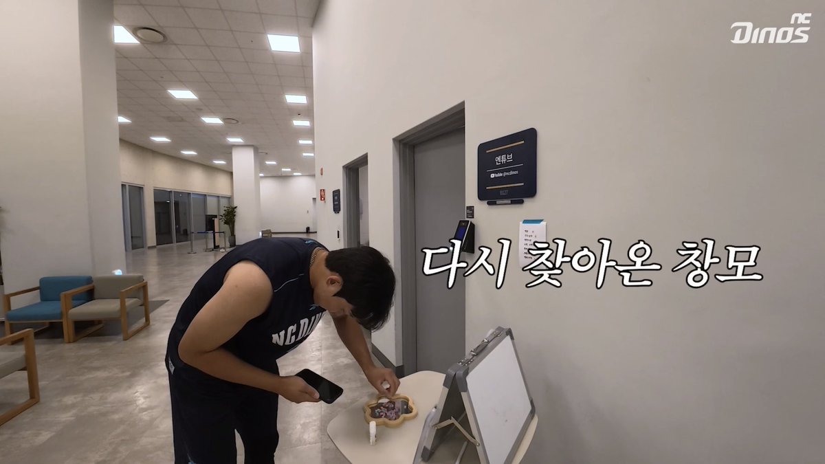 2do_remi's tweet photo. 이분 진짜 왜이러나 싶다가
얼마나 간절하면 저럴까 싶어서
그냥 건강을 빌게 됨 https://t.co/q5vZAZamF0
