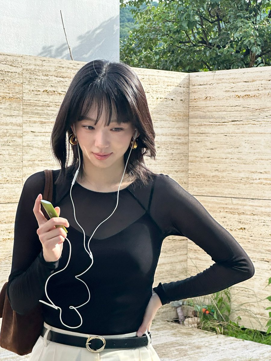 halu_O_o's tweet photo. 알람이 왜 안뜨지 너무 늦게 봤어요 https://t.co/7Q0I5wJbGP