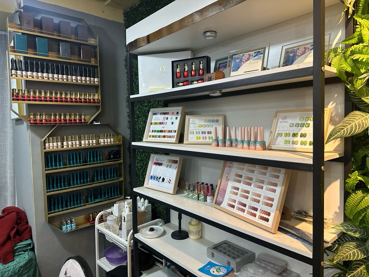 BarrieCoonpvc's tweet photo. Tired of cluttered spaces Spend 10 mins today sorting out old books u0026 clothes—you’ll clear room, make space for new joys, and even bag a small donation if they’re still good. Small steps = big refresh. https://t.co/5OGlJplIfM